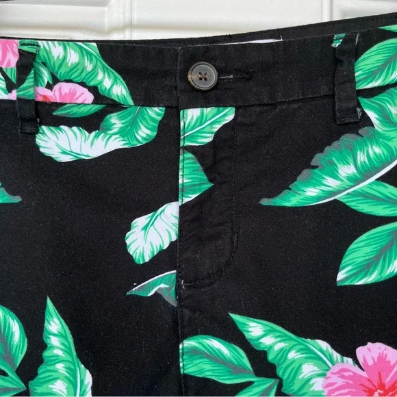 •Old Navy• Tropical Everyday Floral Shorts - Size 6 - Picture 4 of 7